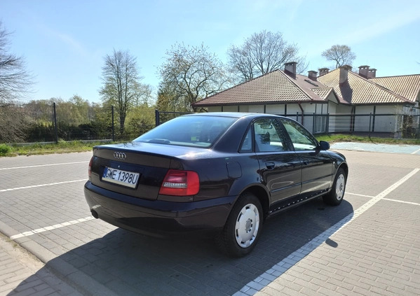 Audi A4 cena 8700 przebieg: 187635, rok produkcji 1999 z Dęblin małe 191
